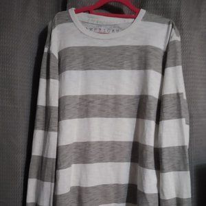 XL American Eagle Outfitters Ath  Fit Lg Sleeve